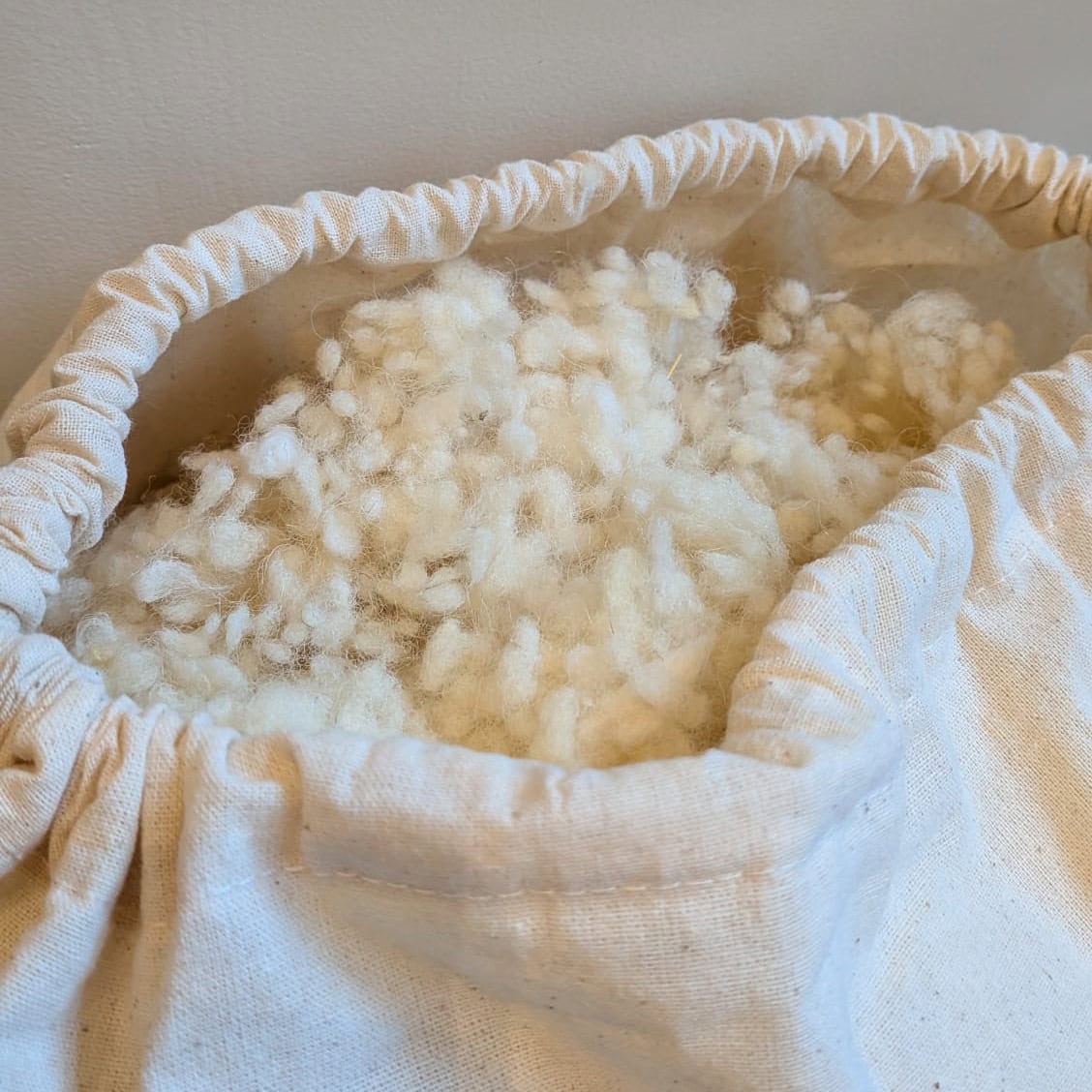 Navulling voor Wollen Voedingskussen – Wolbolletjes 300 gram
