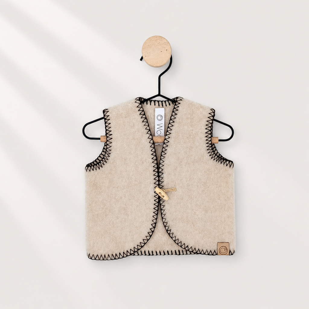 Wollen Bodywarmer Baby & Kind | Felted donkere stiksel