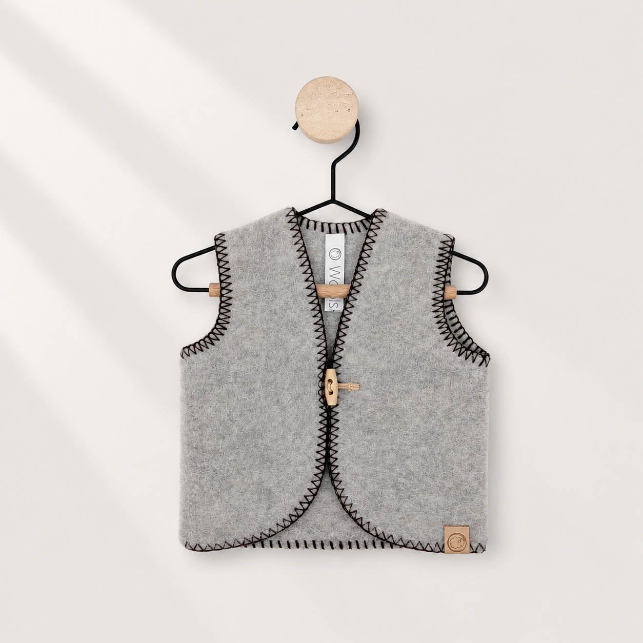 Wollen Bodywarmer Baby & Kind | Felted donkere stiksel