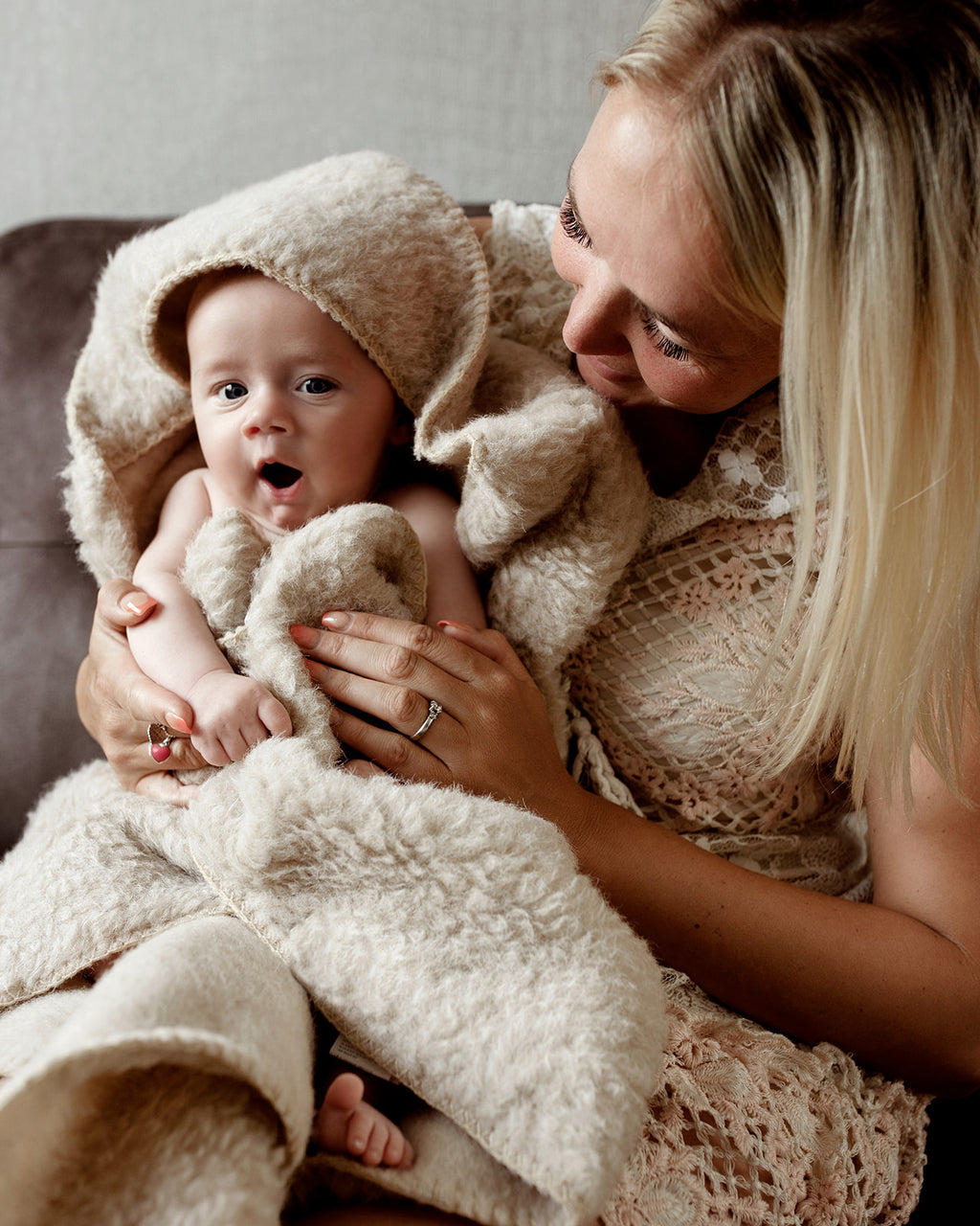Wollen Wikkeldeken Baby met Capuchon | Thumbled
