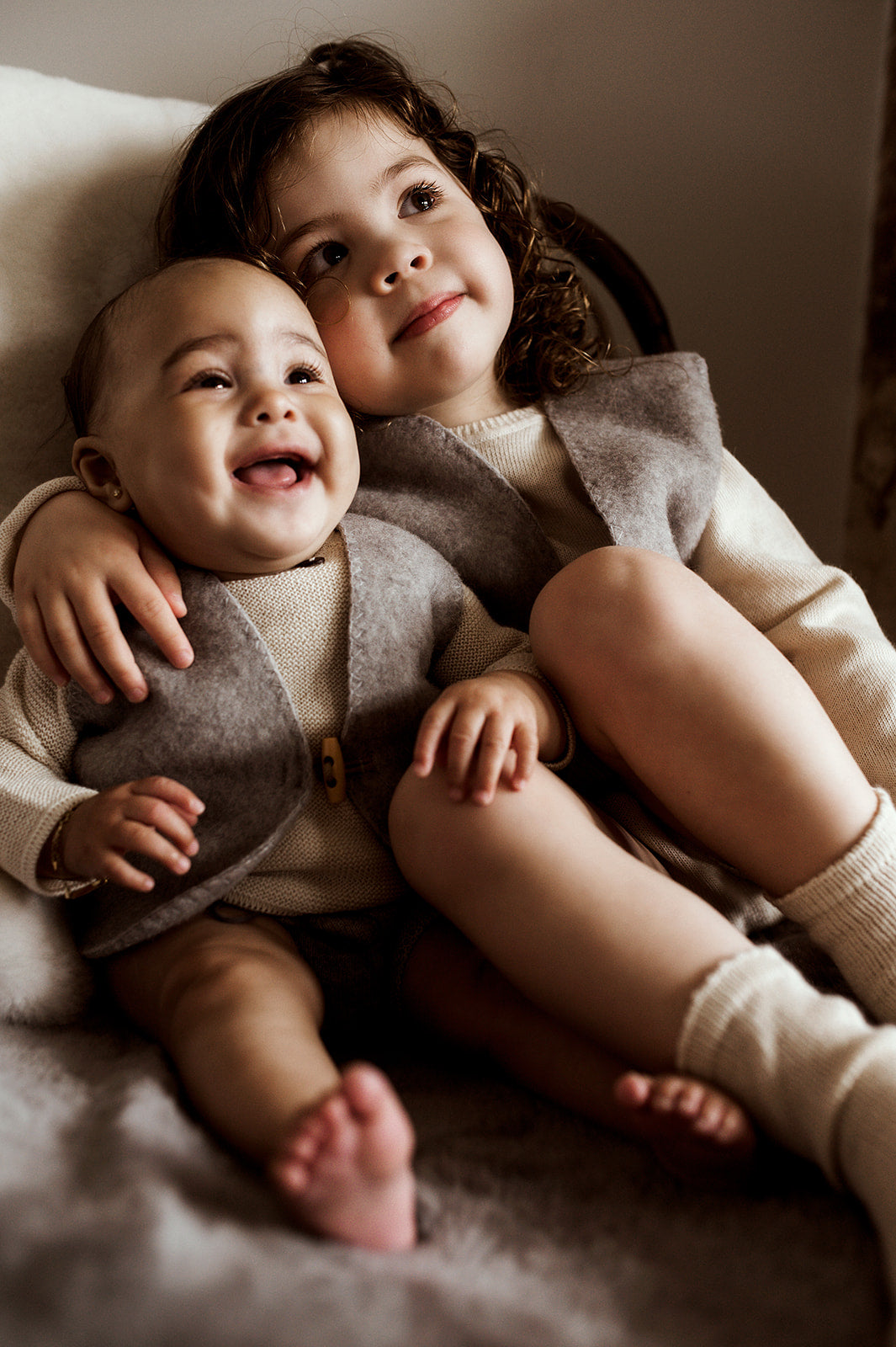 Wollen Bodywarmer Baby & Kind | Felted donkere stiksel