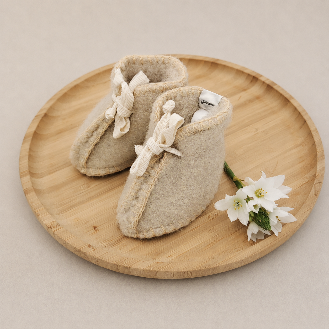 Eerste Wollen Babyslofjes | Thumbled